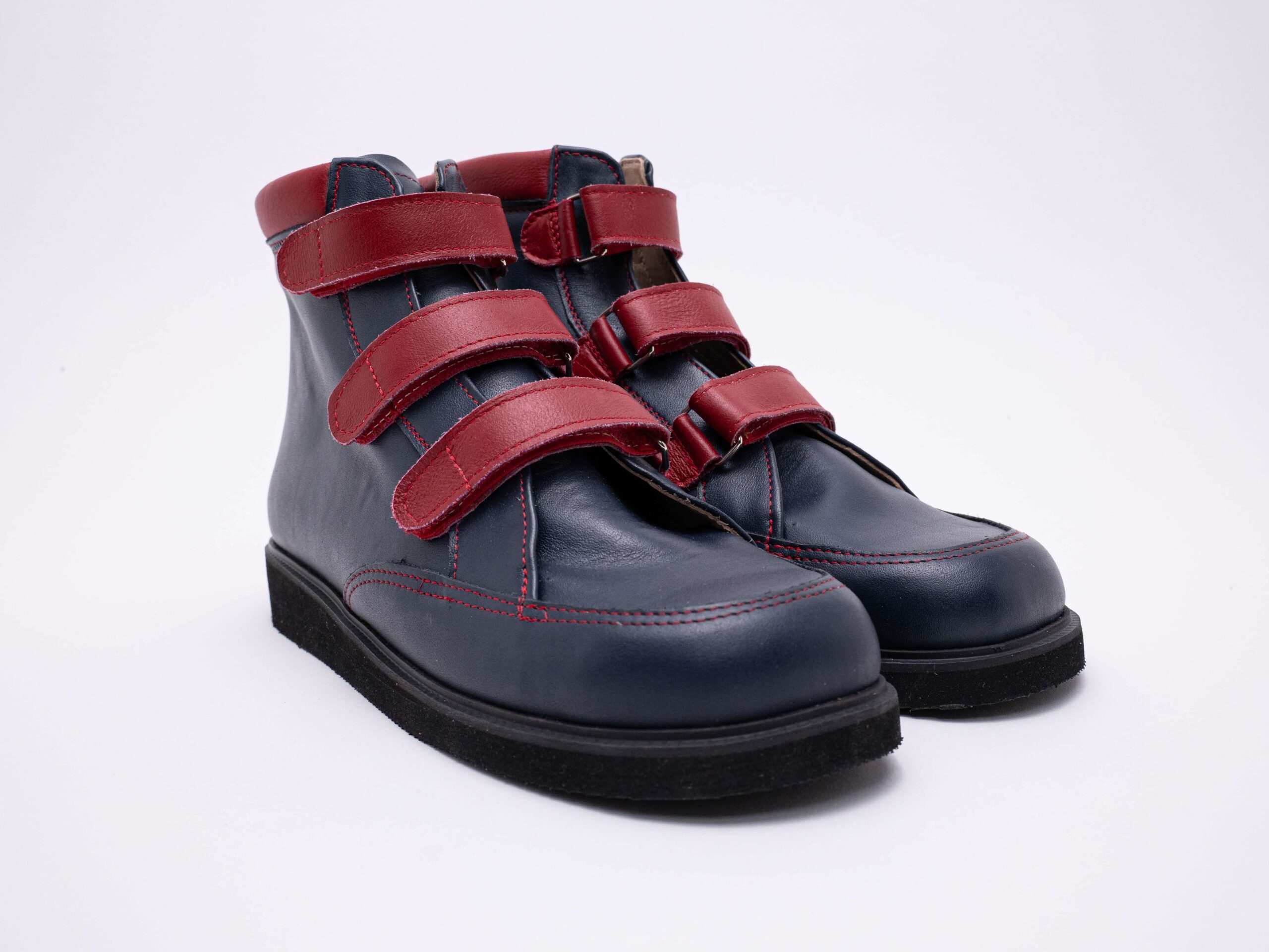 Granatowe buty ortopedyczne z czerwonymi rzepami