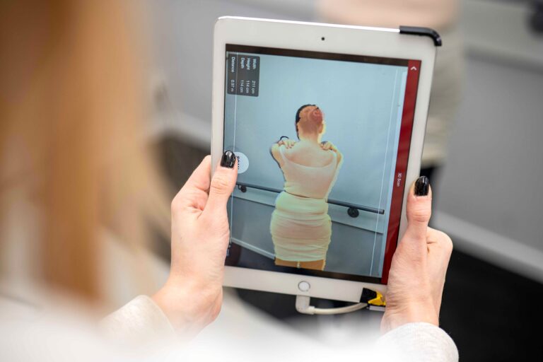 Technologia 3D w&nbsp;produkcji gorsetów ortopedycznych – co&nbsp;zmienia dla pacjenta?