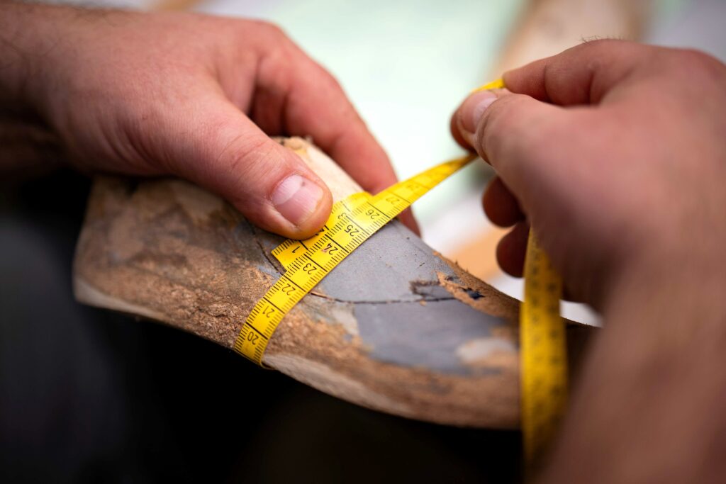 Jak dbać o obuwie ortopedyczne? Praktyczny poradnik pielęgnacji