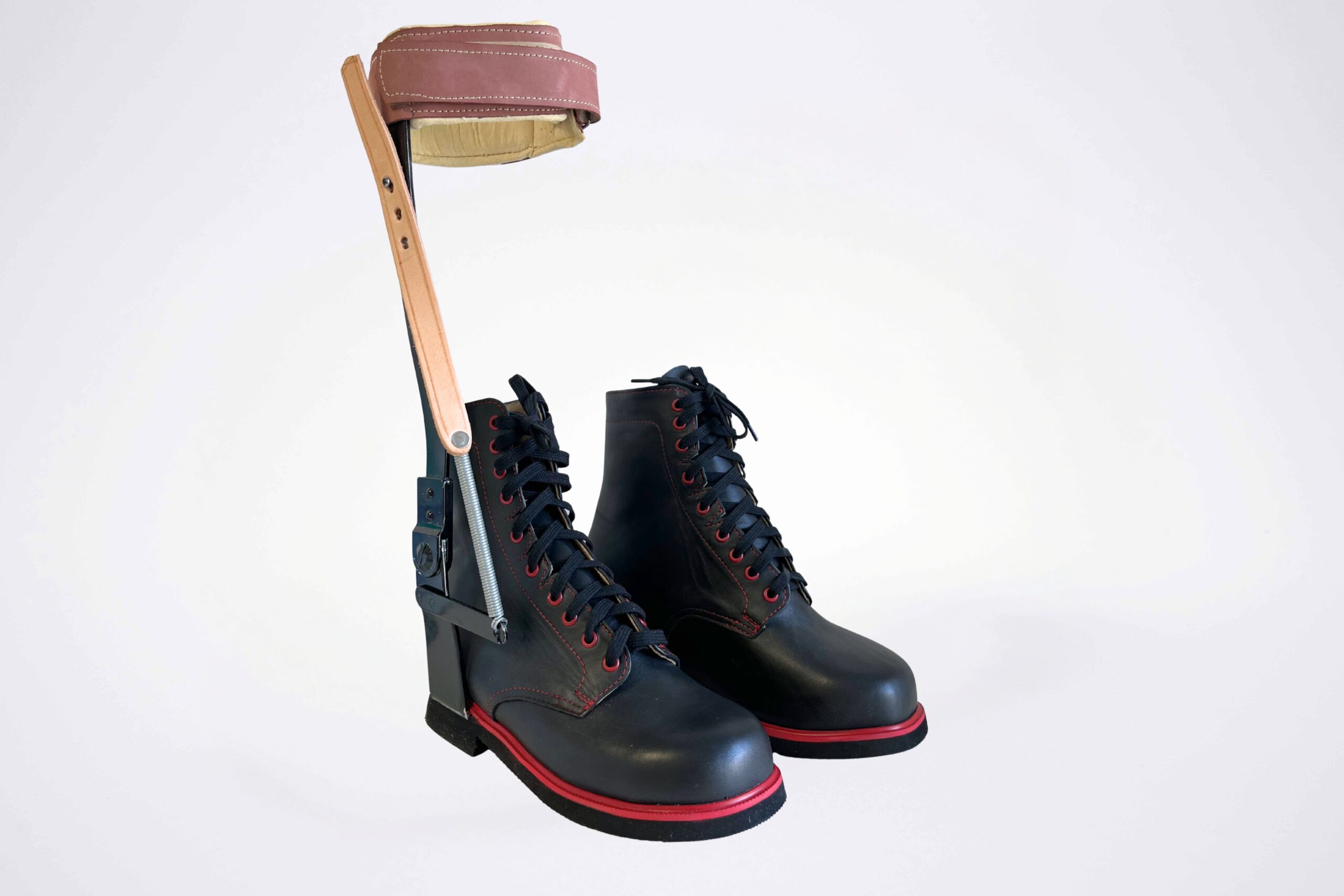 Obuwie z aparatem ortopedycznym